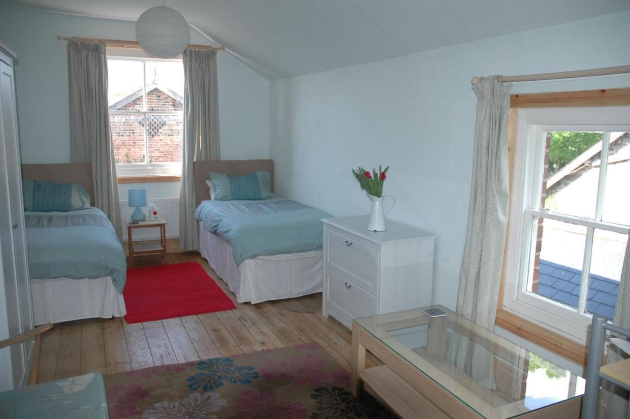 Mid Wales Arts B&B Caersws Ngoại thất bức ảnh