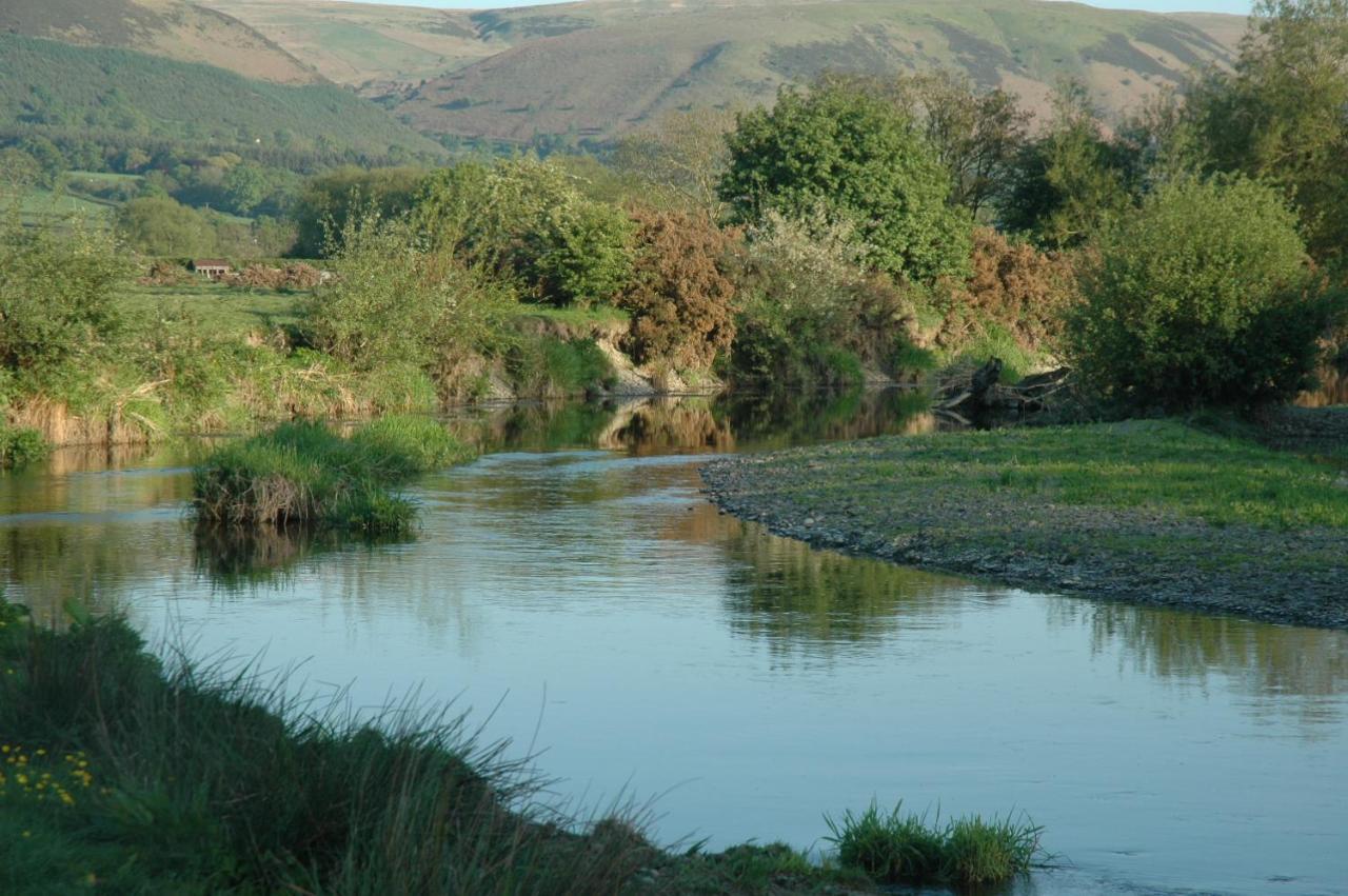 Mid Wales Arts B&B Caersws Ngoại thất bức ảnh